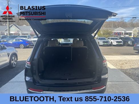 Used 2023 Jeep Grand Cherokee Limited w/ Trailer Tow Prep Group (B) AWD/4WD image 9