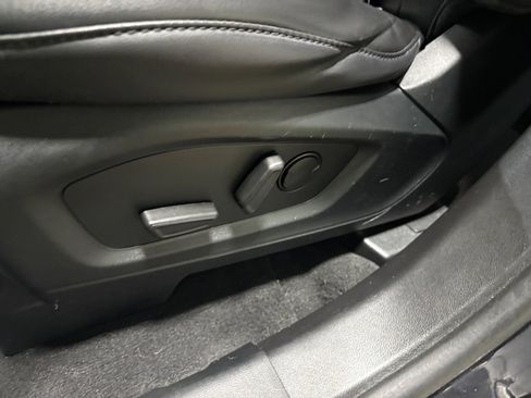 Used 2023 Ford Explorer XLT w/ Equipment Group 202A image 23