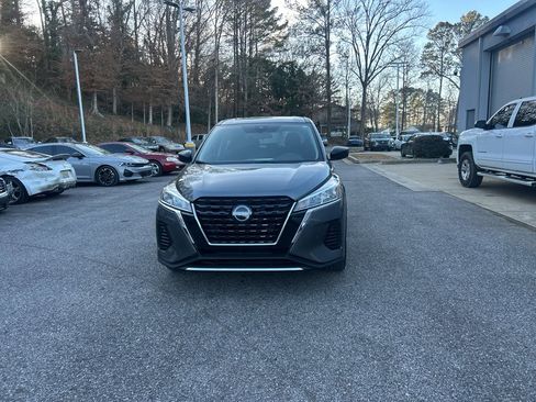 Used 2023 Nissan Kicks S image 8