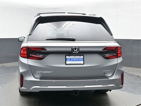 New 2026 Honda Odyssey Touring image 9
