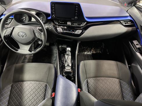 Used 2020 Toyota C-HR XLE image 11