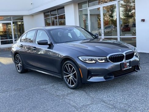 Certified 2022 BMW 330i xDrive Sedan w/ Driving Assistance Package image 3