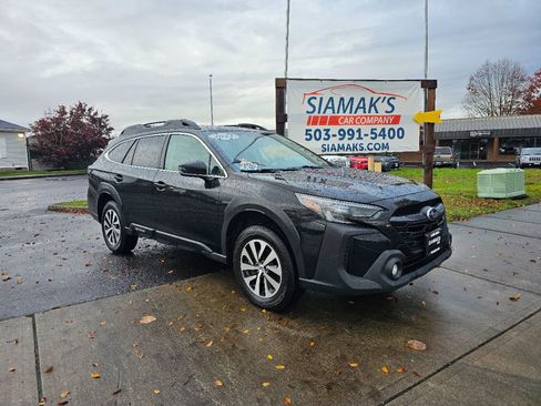 Used 2023 Subaru Outback Premium image 3
