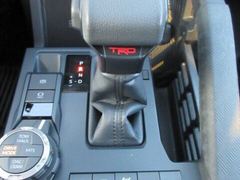 Used 2025 Toyota Tacoma TRD Off-Road image 29