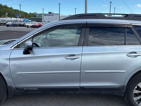 Used 2015 Subaru Outback 2.5i Limited AWD/4WD image 4
