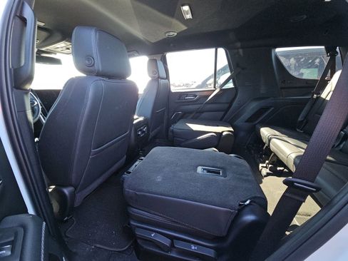 Used 2025 GMC Yukon Denali AWD/4WD image 14