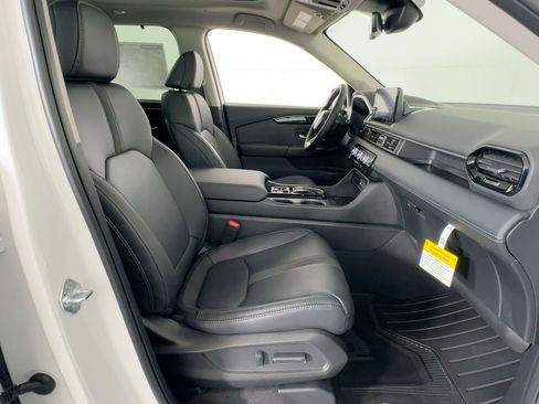 New 2025 Honda Pilot Touring image 31
