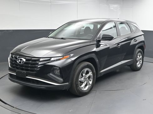 Used 2022 Hyundai Tucson SE image 4