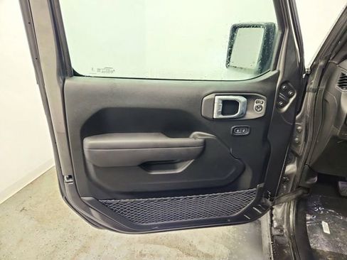 New 2025 Jeep Gladiator Willys image 20