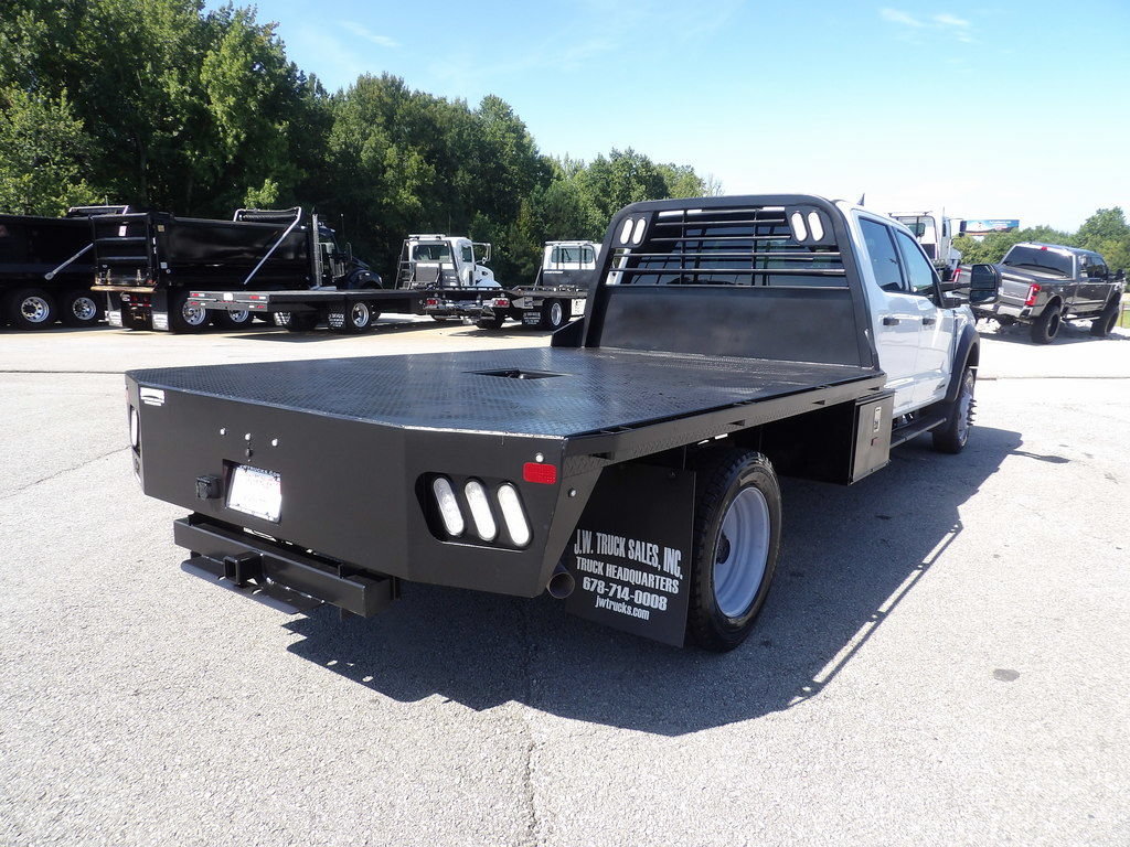 Used 2025 Ford F550 4x4 Crew Cab image 7