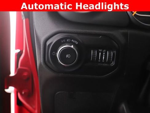 Used 2022 Jeep Wrangler Unlimited Sahara w/ Cold Weather Group AWD/4WD image 18