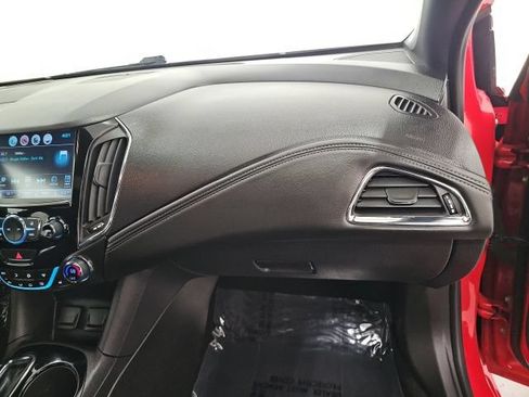 Used 2017 Chevrolet Cruze Premier FWD image 36