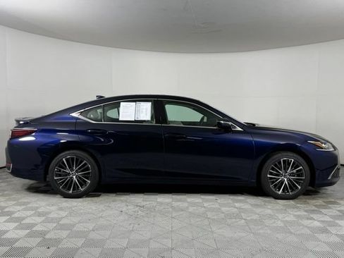 Used 2025 Lexus ES 300h w/ Premium Package FWD image 9