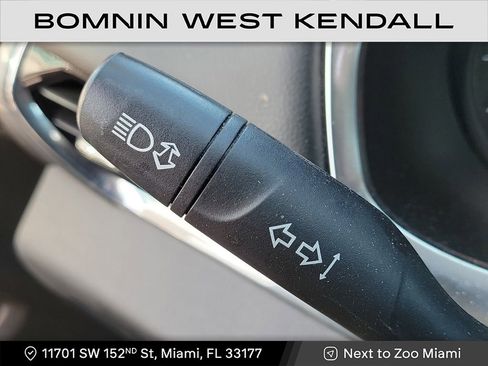 Used 2018 Chevrolet Traverse LT image 16