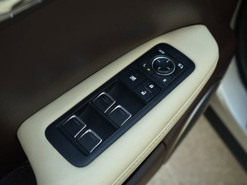 Used 2016 Lexus RX 450h AWD image 25