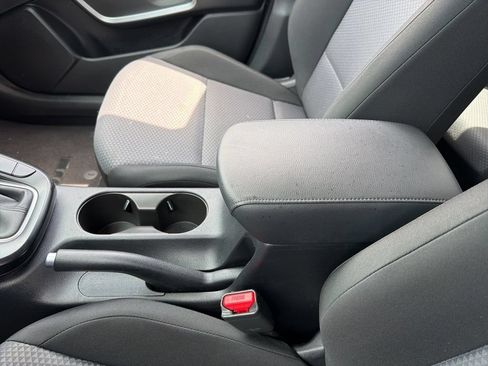 Used 2025 Kia Soul LX w/ LX Technology Package FWD image 12