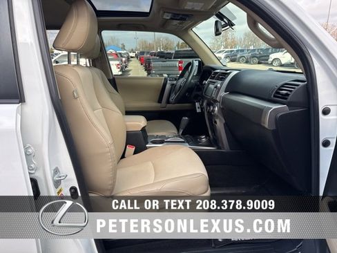 Used 2016 Toyota 4Runner SR5 Premium image 12