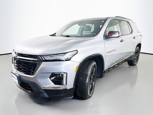 Used 2023 Chevrolet Traverse Premier w/ Redline Edition image 3