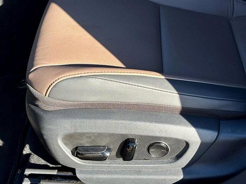 Used 2024 Lexus ES 350 Premium image 16