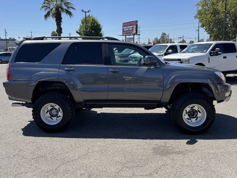 Used 2005 Toyota 4Runner SR5 AWD/4WD image 8