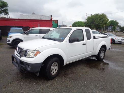 Used 2012 Nissan Frontier S w/ S Preferred Pkg RWD image 2