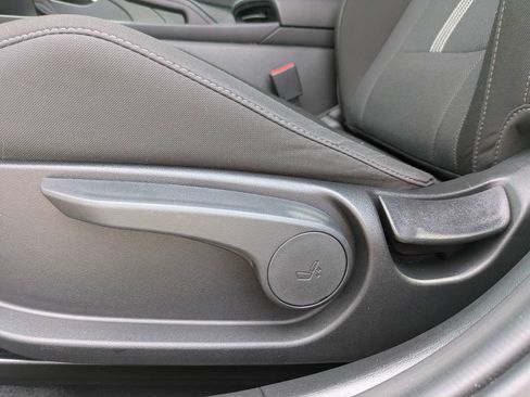 Used 2025 Hyundai Elantra SE FWD image 20