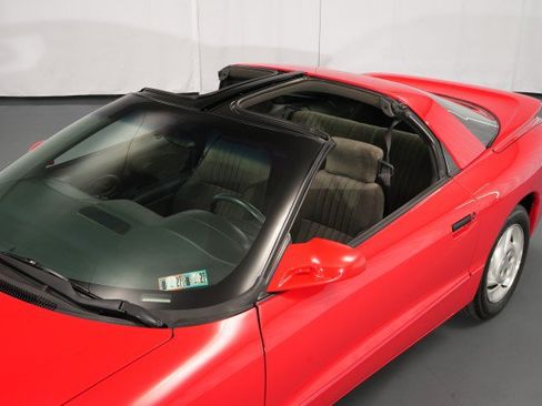 Used 1994 Pontiac Firebird Formula RWD image 21