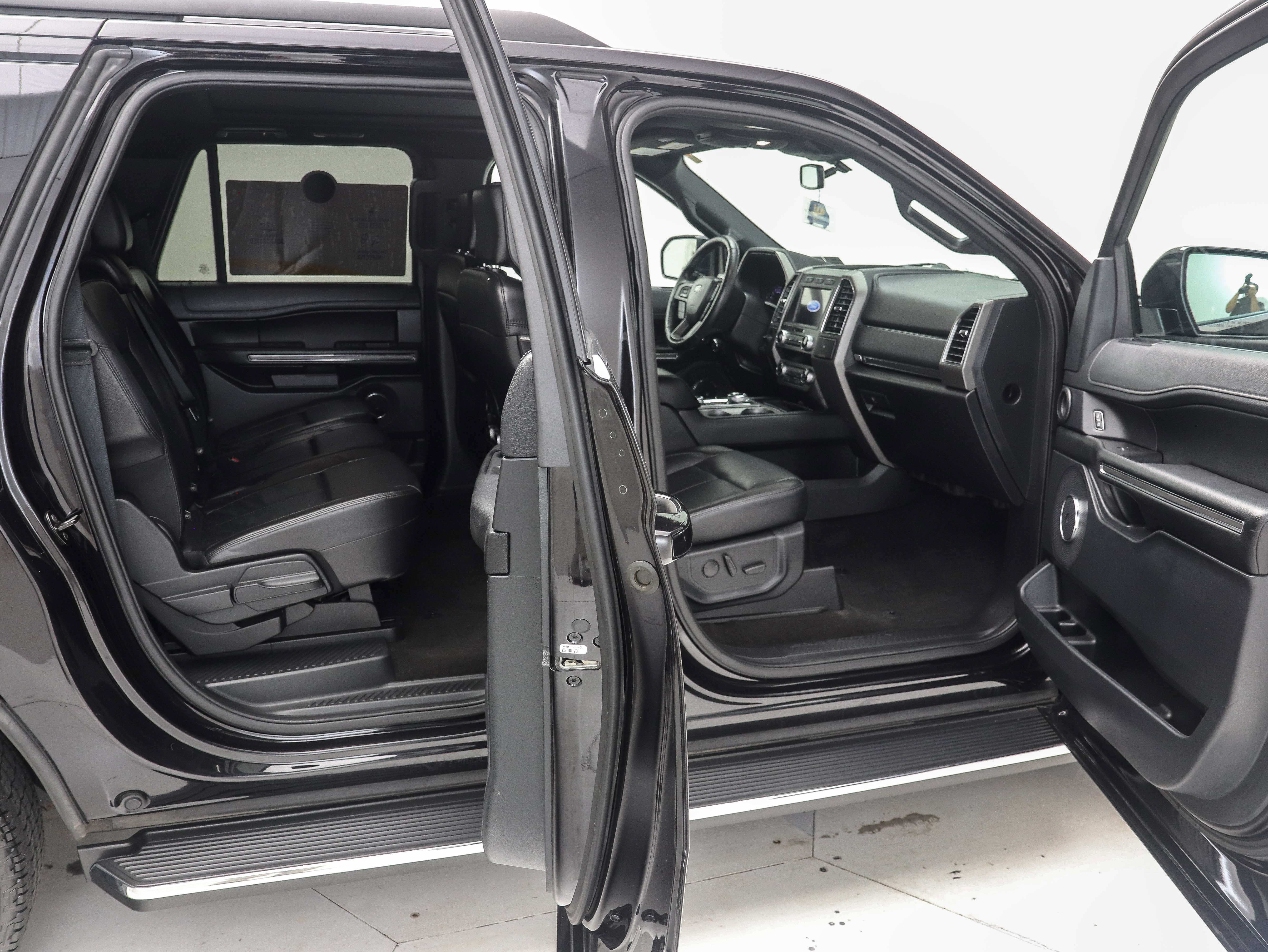 Used 2020 Ford Expedition Max XLT w/ Equipment Group 202A AWD/4WD image 15