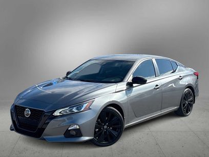 Used 2022 Nissan Altima 2.5 SR w/ Midnight Edition Package