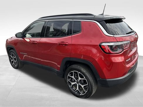 Used 2026 Jeep Compass Limited image 3