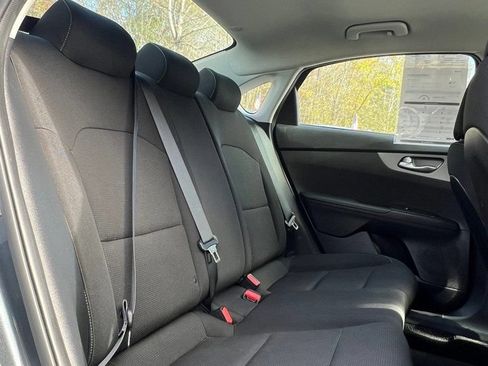 Used 2021 Kia Forte LXS FWD image 12