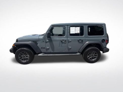 Used 2025 Jeep Wrangler Unlimited Sport AWD/4WD image 2