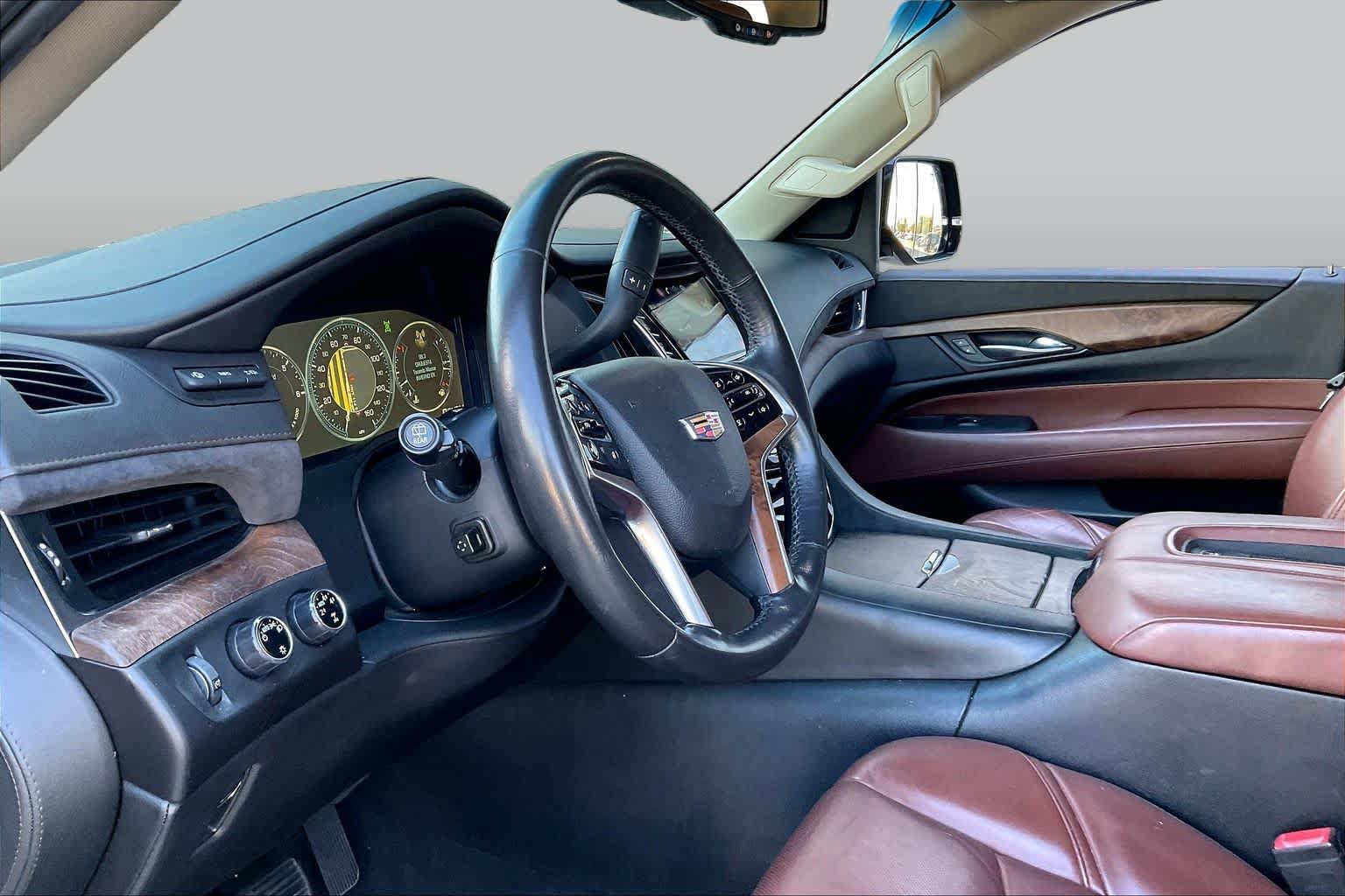 Used 2015 Cadillac Escalade Premium AWD/4WD image 18