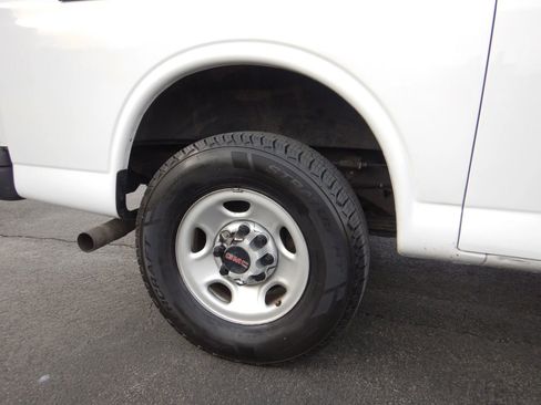 Used 2019 GMC Savana 2500 image 28