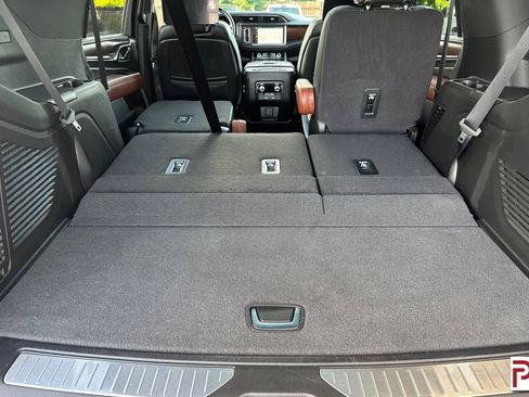 Used 2024 GMC Yukon Denali Ultimate AWD/4WD image 18
