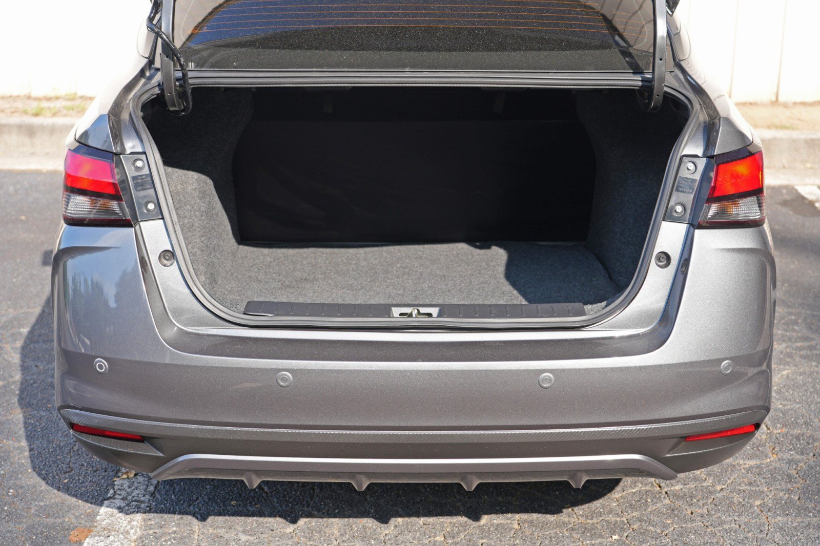 Used 2025 Nissan Versa S w/ Trunk Package FWD image 9
