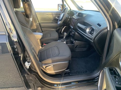 Used 2022 Jeep Renegade Latitude image 28