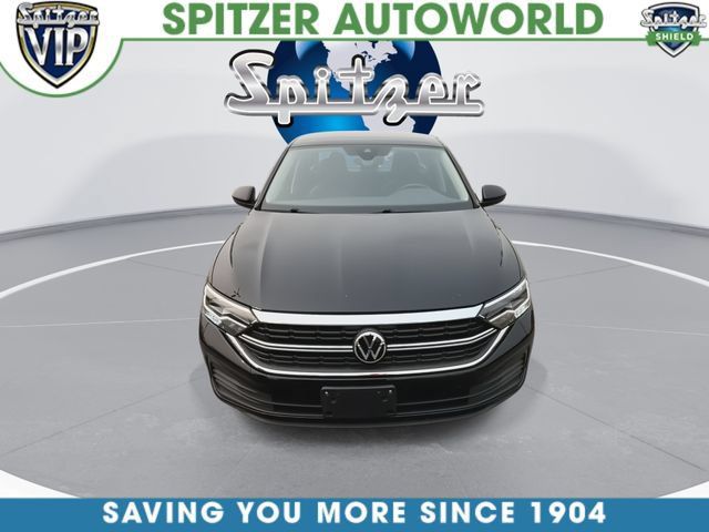Used 2024 Volkswagen Jetta SE FWD image 4