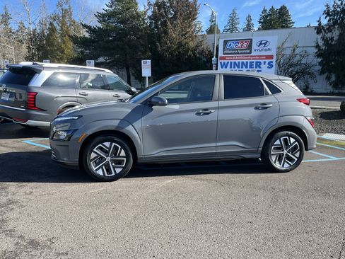 Certified 2023 Hyundai Kona SE w/ Cargo Package image 2