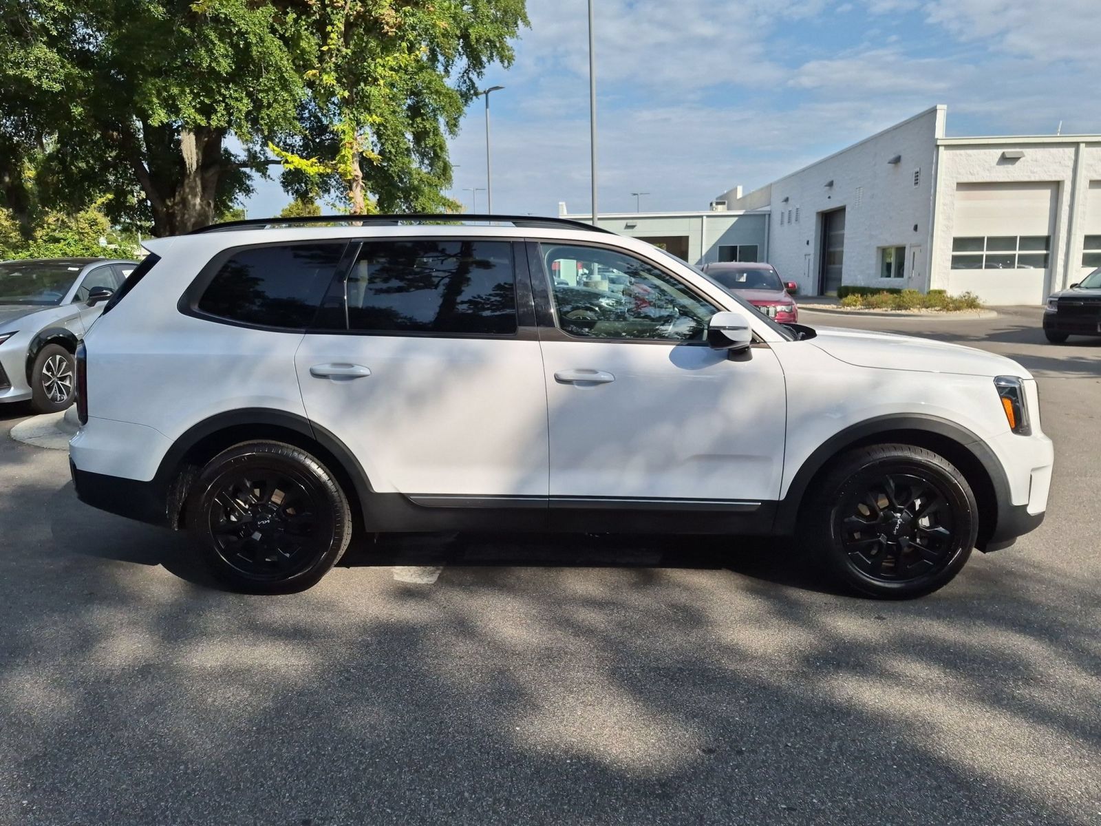 Used 2023 Kia Telluride SX X-Pro AWD/4WD image 2