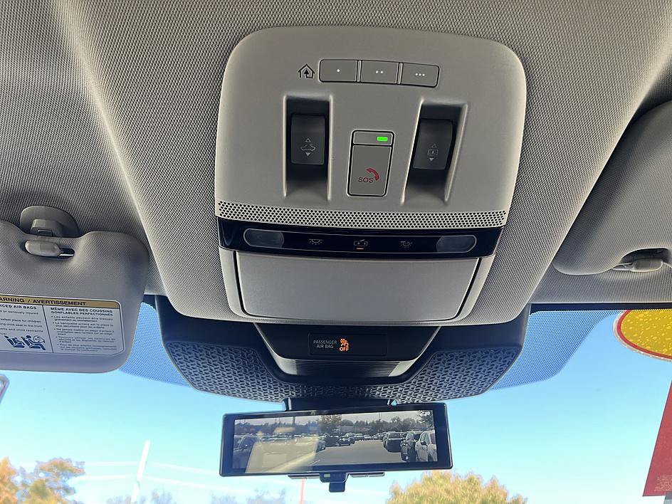 Certified 2025 Nissan Ariya FWD image 29