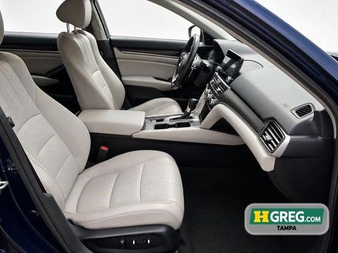 Used 2018 Honda Accord Touring image 11