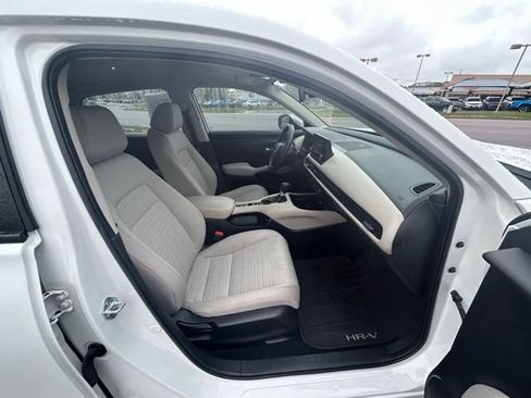 Used 2023 Honda HR-V LX image 33
