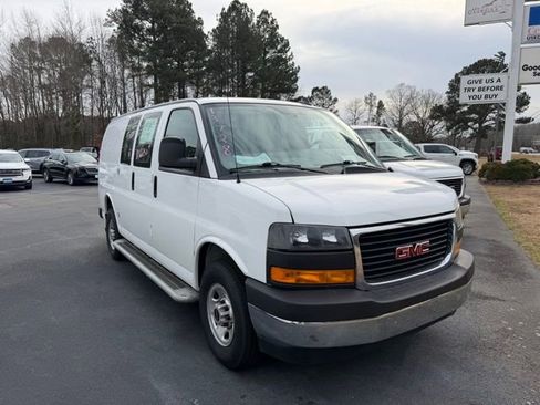 Used 2024 GMC Savana 2500 w/ Driver Convenience Package image 3