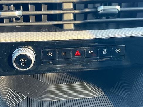 Used 2026 Ford Explorer Active w/ Active Comfort Package image 22