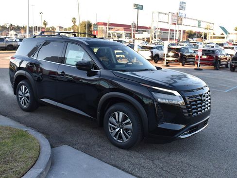 New 2026 Nissan Pathfinder SL image 15