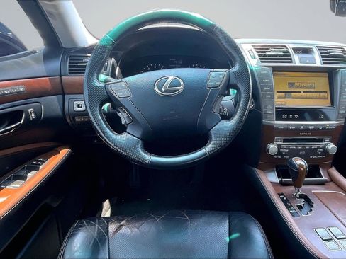 Used 2010 Lexus LS 460 RWD image 5