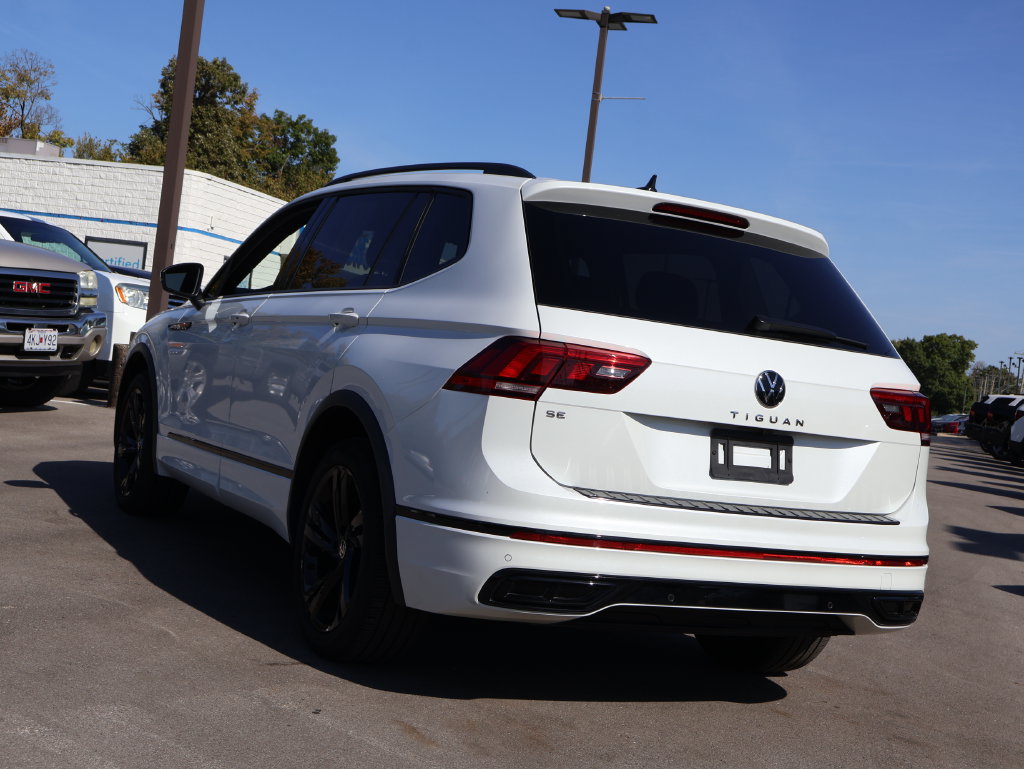 Used 2024 Volkswagen Tiguan SE R-Line FWD image 3