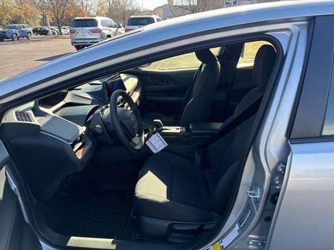 New 2026 Toyota Prius Plug-In Hybrid FWD image 9