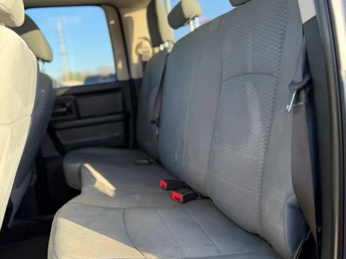 Used 2018 RAM 1500 Express AWD/4WD image 11